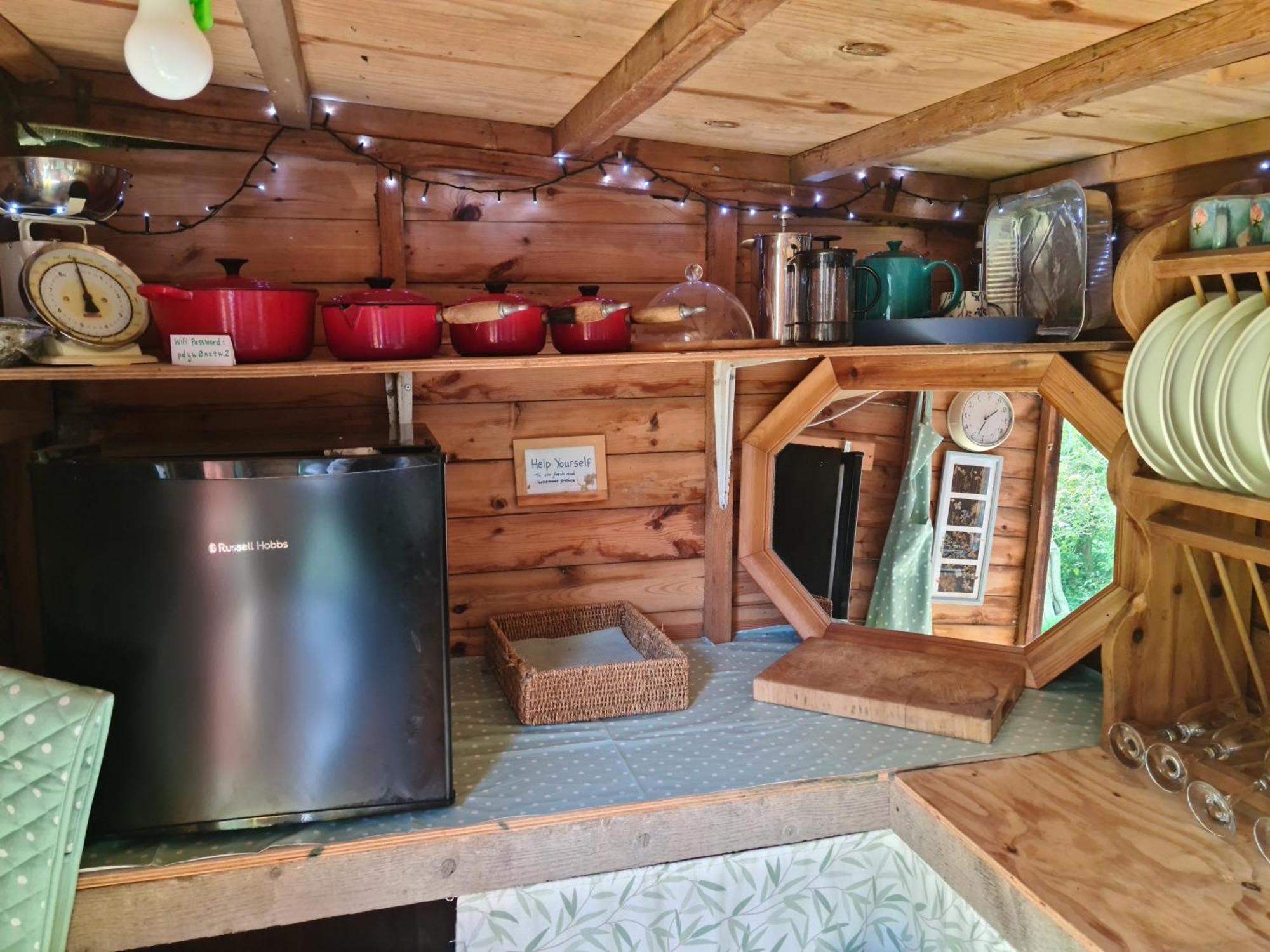 Готель The Potting Shed Manuden Екстер'єр фото